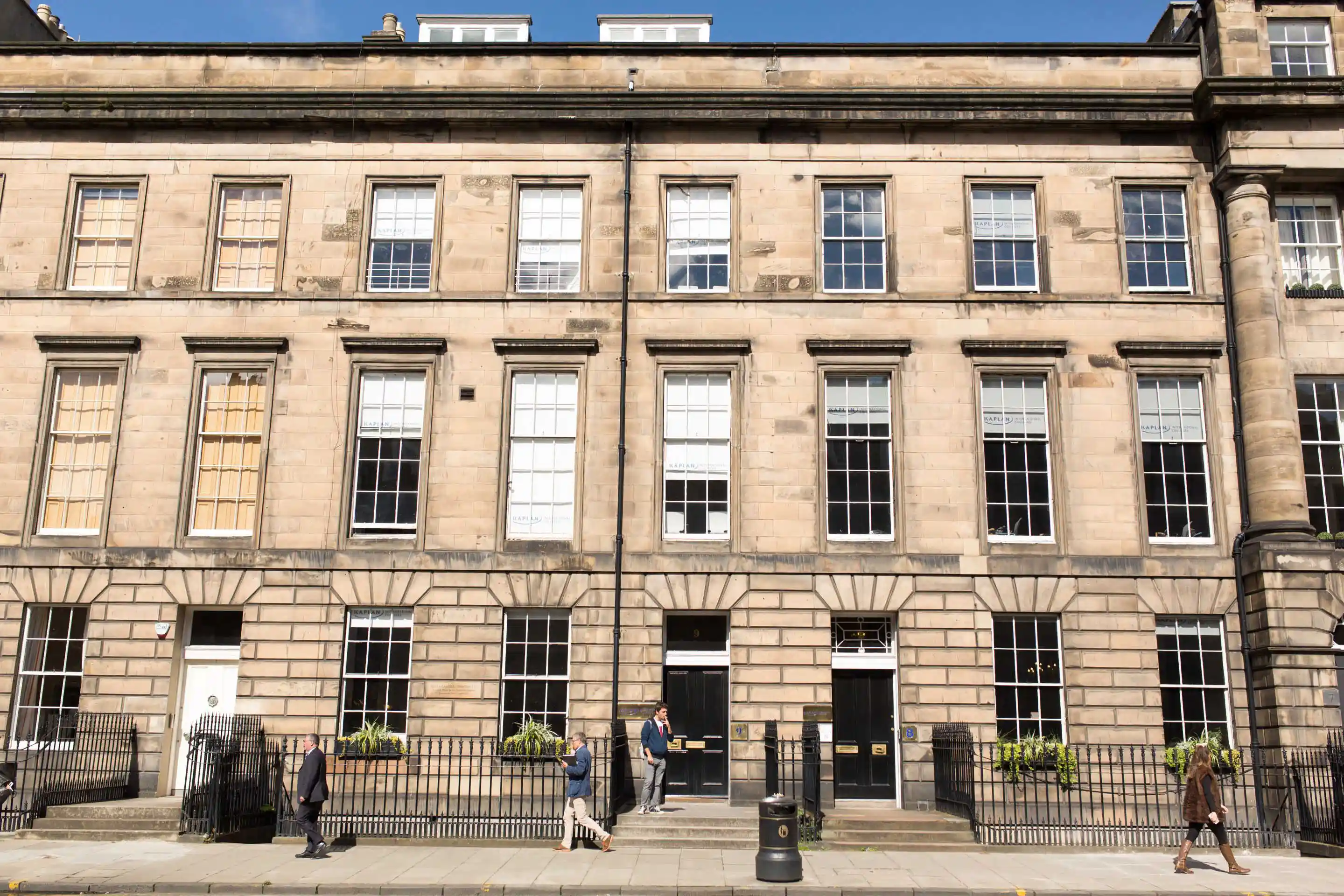 Kaplan Edinburgh Dil Okulu