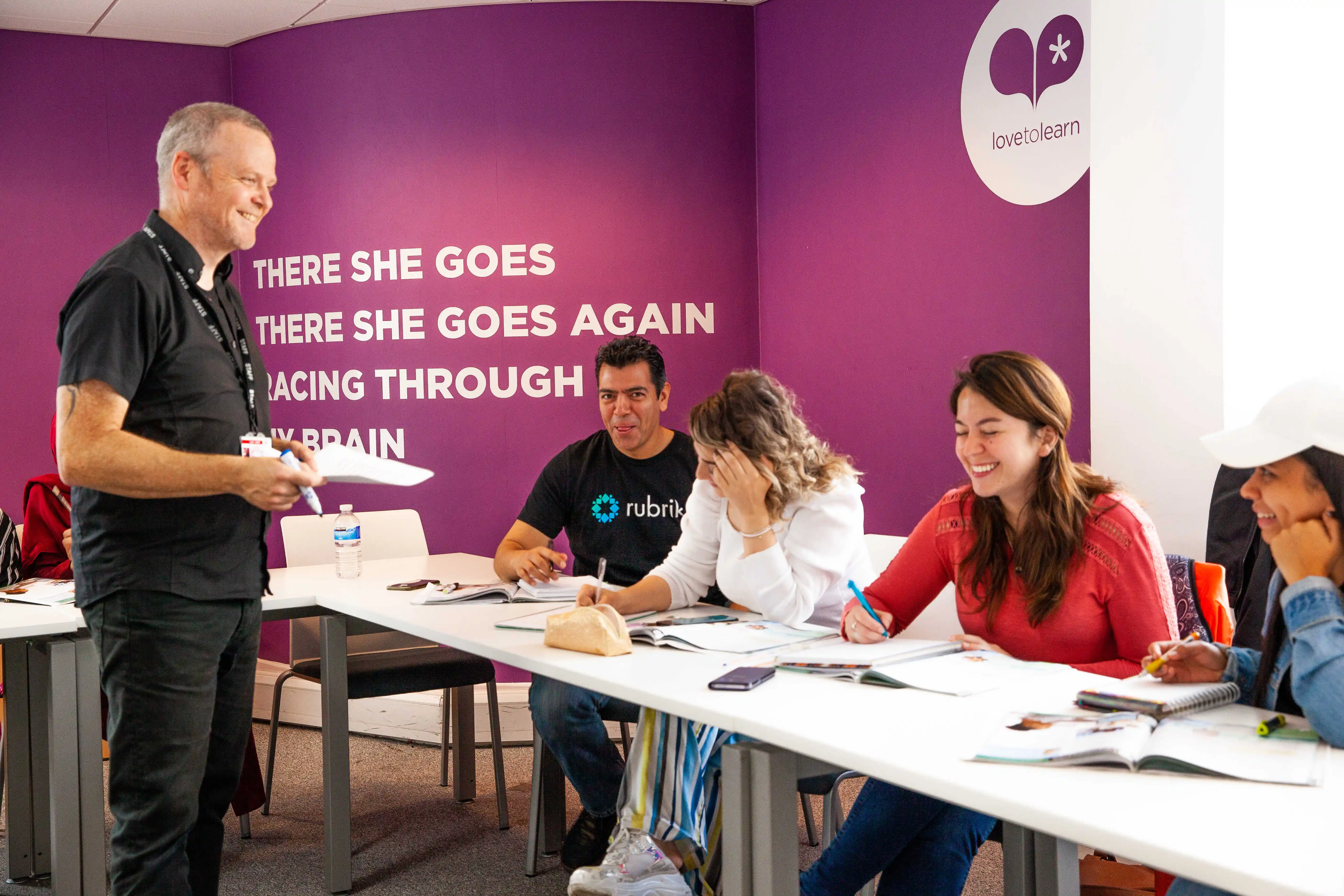 classroom  ليلا للغات ليفربول